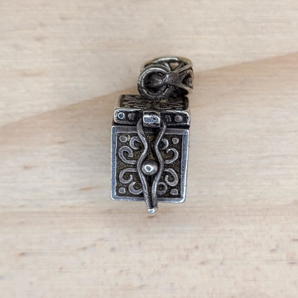 Vintage Sterling Silver 925 Hinged Prayer Box Pendant Charm 3.7g 1/2" Religious - Picture 12 of 12